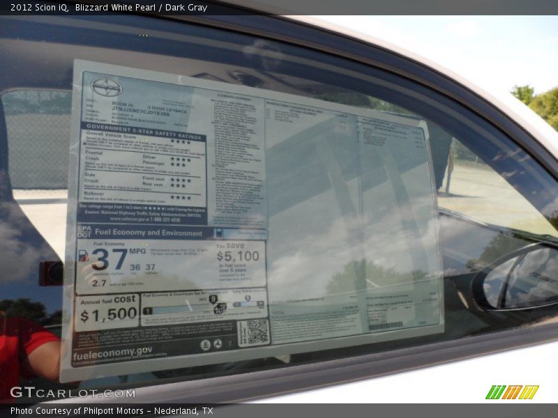 Blizzard White Pearl / Dark Gray 2012 Scion iQ