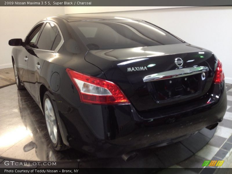 Super Black / Charcoal 2009 Nissan Maxima 3.5 S