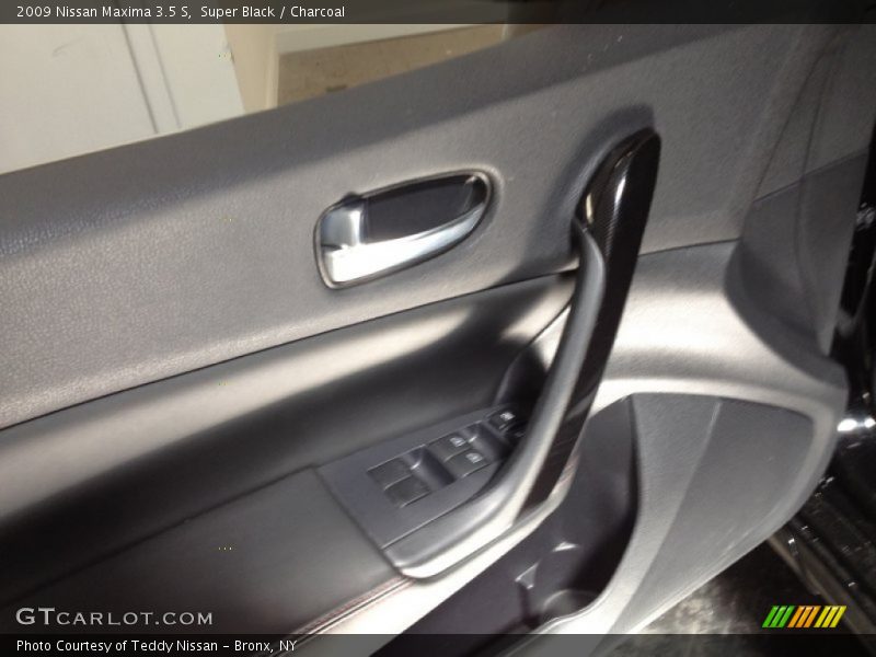 Super Black / Charcoal 2009 Nissan Maxima 3.5 S