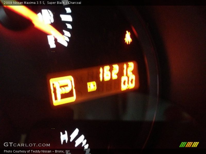 Super Black / Charcoal 2009 Nissan Maxima 3.5 S