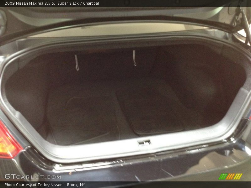 Super Black / Charcoal 2009 Nissan Maxima 3.5 S