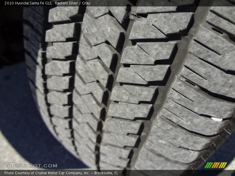 Radiant Silver / Gray 2010 Hyundai Santa Fe GLS