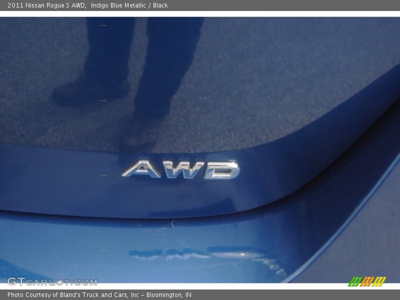 Indigo Blue Metallic / Black 2011 Nissan Rogue S AWD