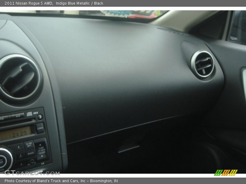 Indigo Blue Metallic / Black 2011 Nissan Rogue S AWD