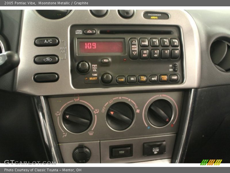 Moonstone Metallic / Graphite 2005 Pontiac Vibe