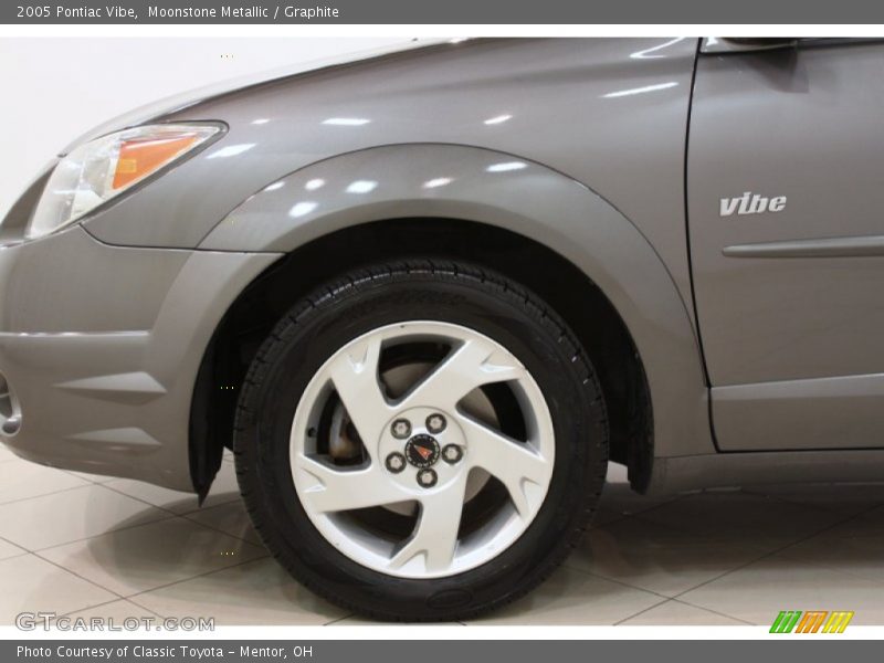 Moonstone Metallic / Graphite 2005 Pontiac Vibe