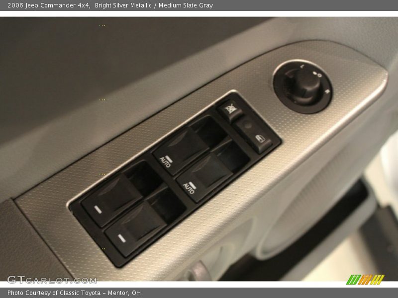 Bright Silver Metallic / Medium Slate Gray 2006 Jeep Commander 4x4