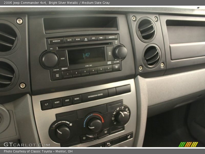 Bright Silver Metallic / Medium Slate Gray 2006 Jeep Commander 4x4