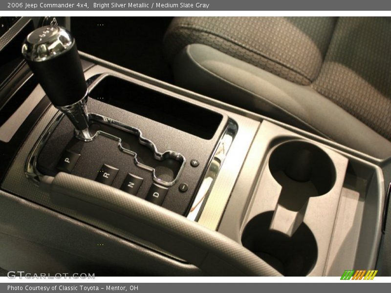 Bright Silver Metallic / Medium Slate Gray 2006 Jeep Commander 4x4