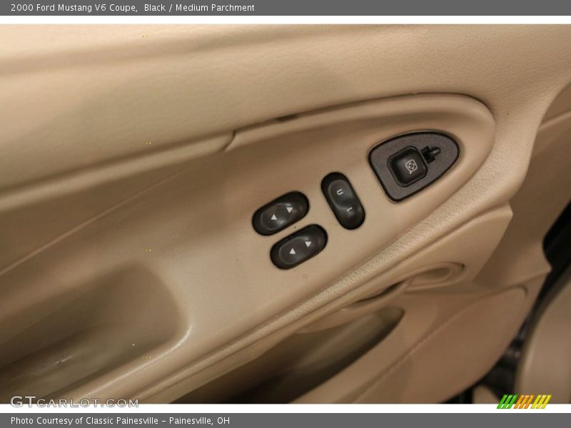 Black / Medium Parchment 2000 Ford Mustang V6 Coupe