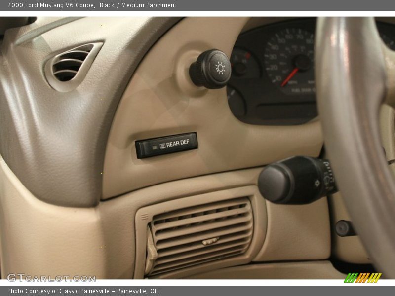 Black / Medium Parchment 2000 Ford Mustang V6 Coupe