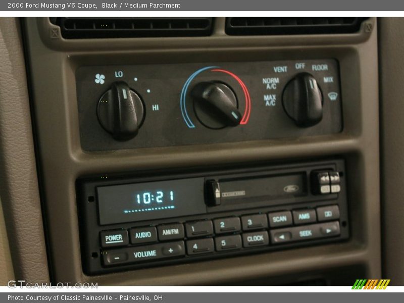 Black / Medium Parchment 2000 Ford Mustang V6 Coupe
