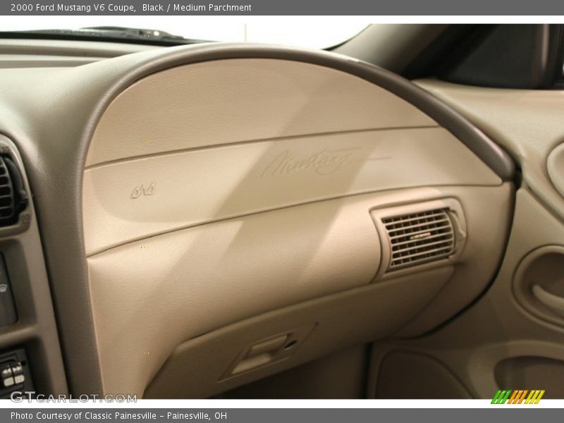 Black / Medium Parchment 2000 Ford Mustang V6 Coupe
