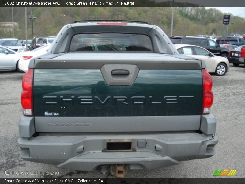 Forest Green Metallic / Medium Neutral 2002 Chevrolet Avalanche 4WD
