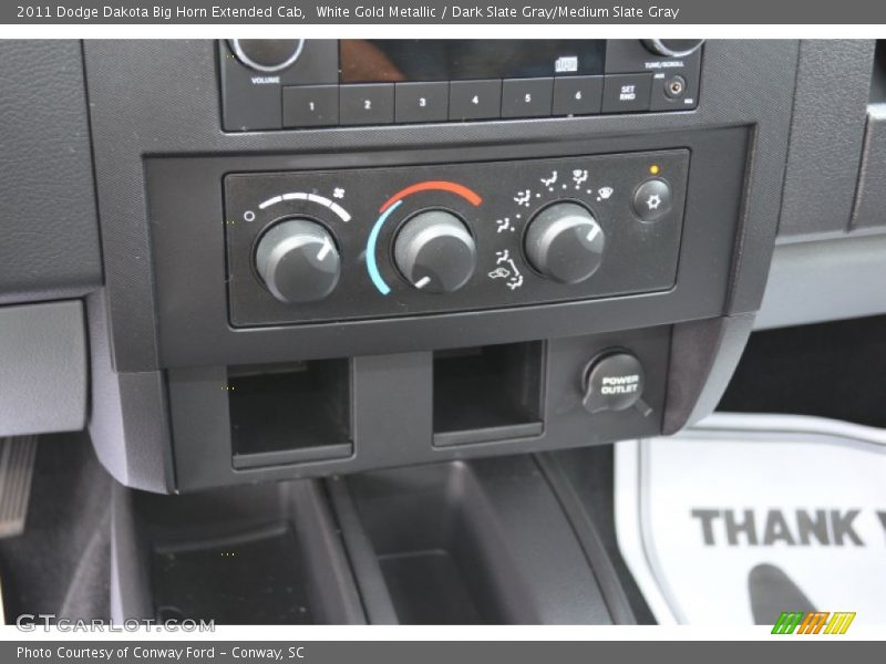 White Gold Metallic / Dark Slate Gray/Medium Slate Gray 2011 Dodge Dakota Big Horn Extended Cab