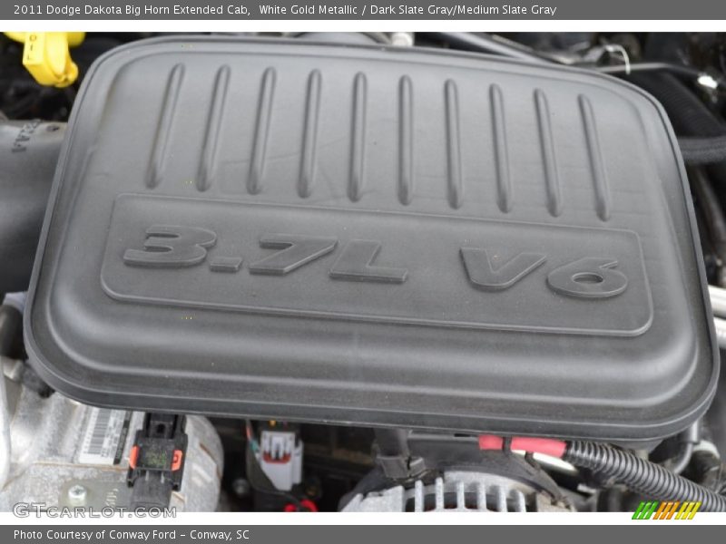 White Gold Metallic / Dark Slate Gray/Medium Slate Gray 2011 Dodge Dakota Big Horn Extended Cab