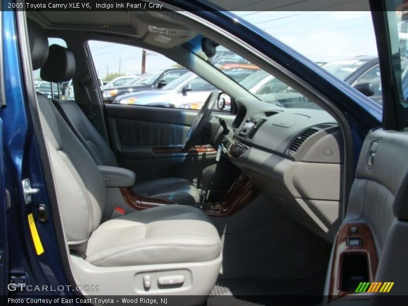Indigo Ink Pearl / Gray 2005 Toyota Camry XLE V6