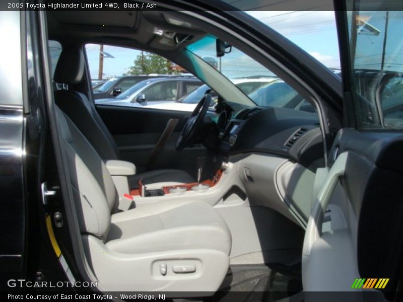 Black / Ash 2009 Toyota Highlander Limited 4WD