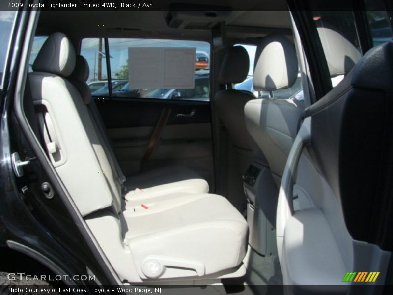 Black / Ash 2009 Toyota Highlander Limited 4WD
