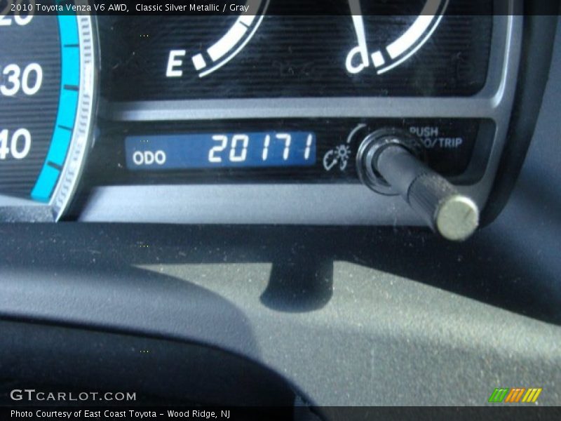 Classic Silver Metallic / Gray 2010 Toyota Venza V6 AWD