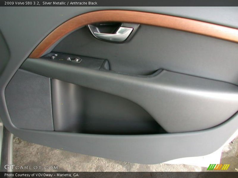Silver Metallic / Anthracite Black 2009 Volvo S80 3.2
