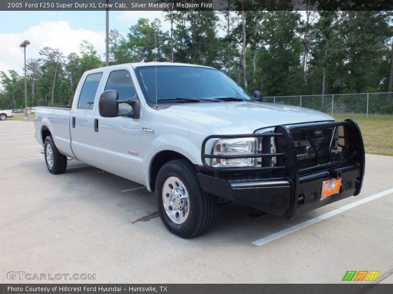 Silver Metallic / Medium Flint 2005 Ford F250 Super Duty XL Crew Cab