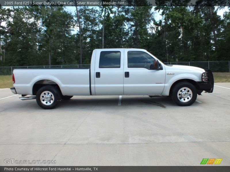 Silver Metallic / Medium Flint 2005 Ford F250 Super Duty XL Crew Cab