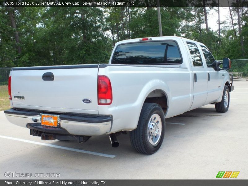 Silver Metallic / Medium Flint 2005 Ford F250 Super Duty XL Crew Cab