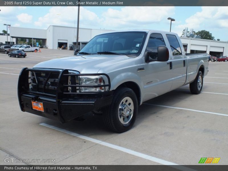 Silver Metallic / Medium Flint 2005 Ford F250 Super Duty XL Crew Cab