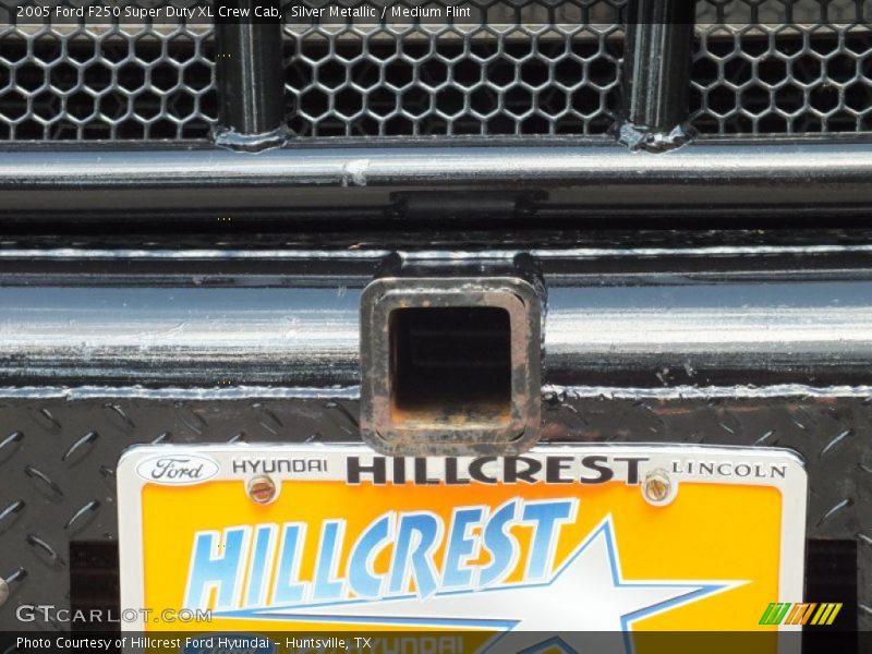 Silver Metallic / Medium Flint 2005 Ford F250 Super Duty XL Crew Cab