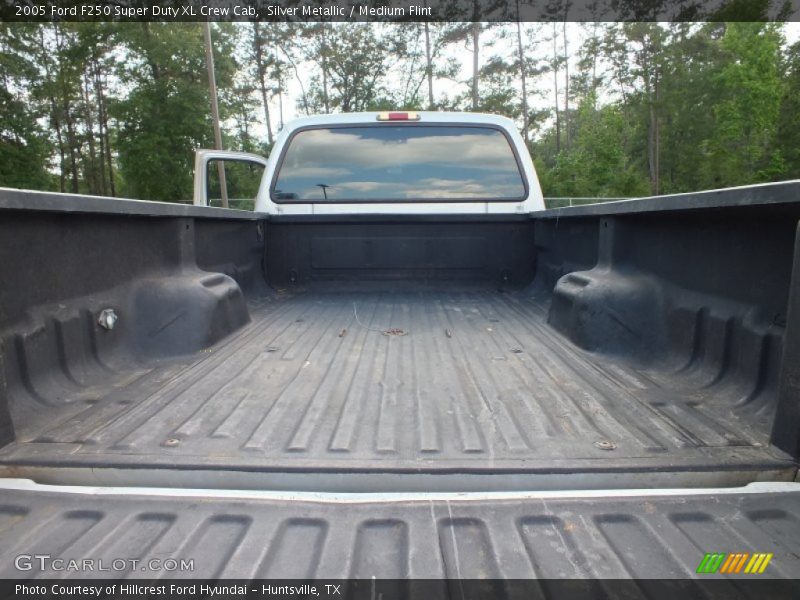 Silver Metallic / Medium Flint 2005 Ford F250 Super Duty XL Crew Cab