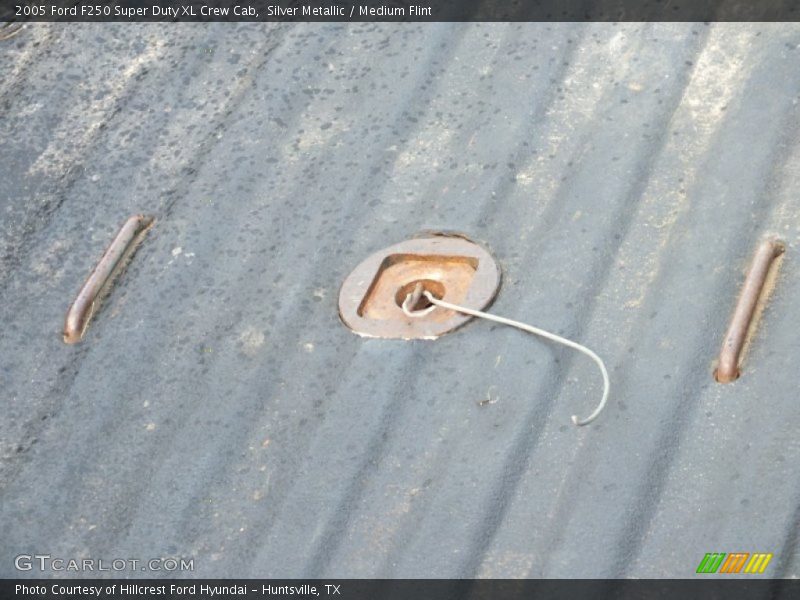 Silver Metallic / Medium Flint 2005 Ford F250 Super Duty XL Crew Cab