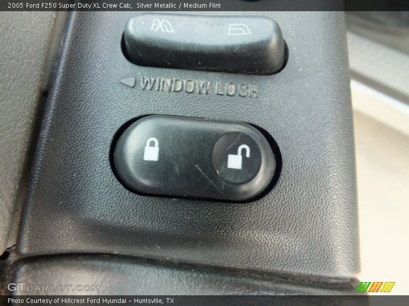 Silver Metallic / Medium Flint 2005 Ford F250 Super Duty XL Crew Cab