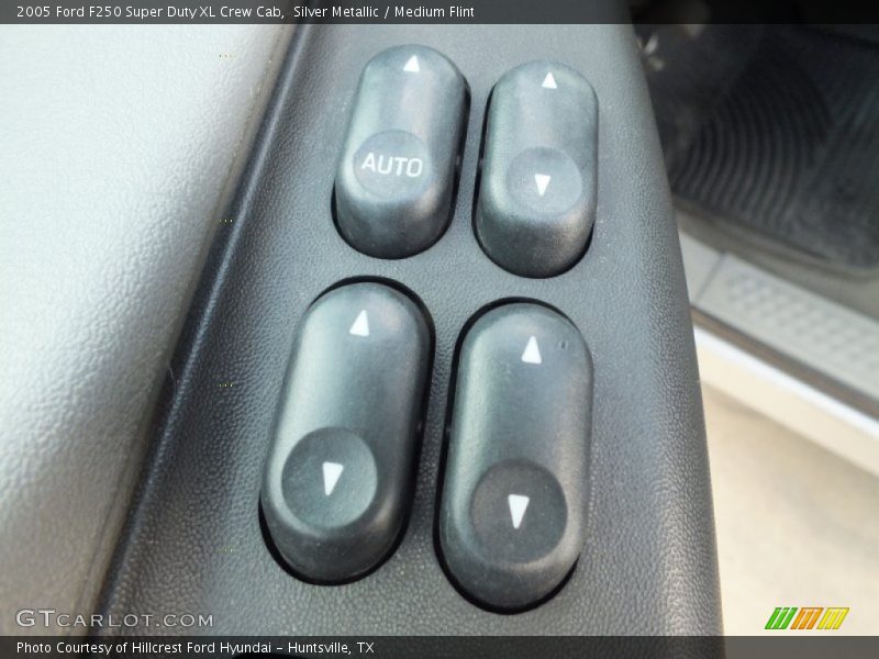 Silver Metallic / Medium Flint 2005 Ford F250 Super Duty XL Crew Cab