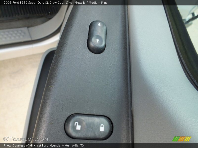 Silver Metallic / Medium Flint 2005 Ford F250 Super Duty XL Crew Cab