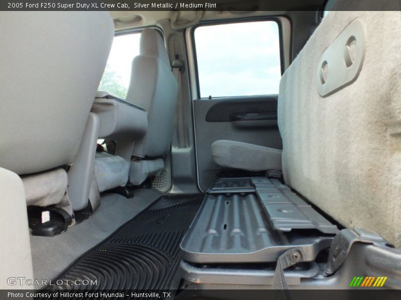 Silver Metallic / Medium Flint 2005 Ford F250 Super Duty XL Crew Cab