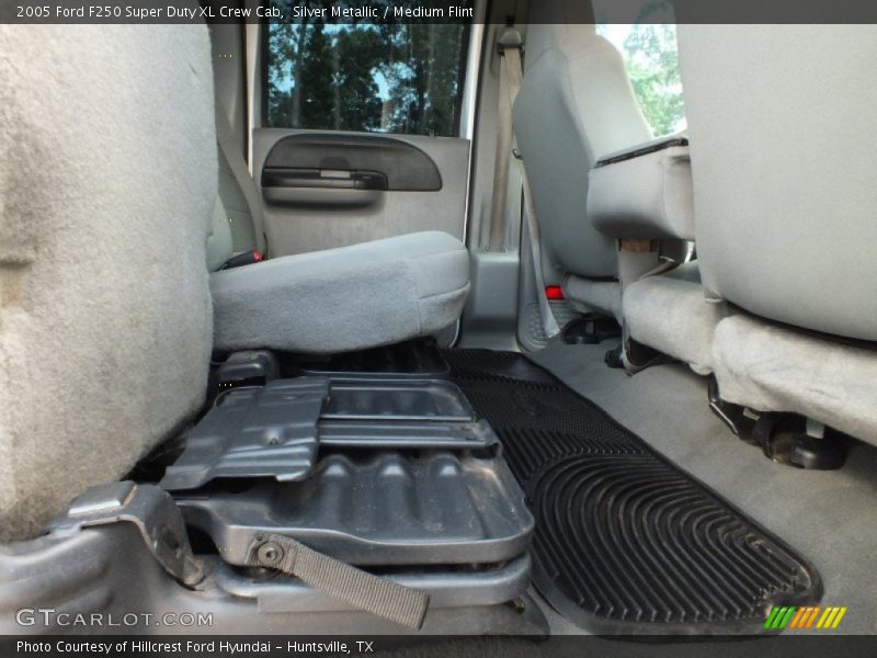 Silver Metallic / Medium Flint 2005 Ford F250 Super Duty XL Crew Cab