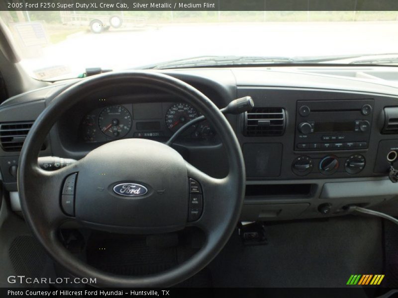 Silver Metallic / Medium Flint 2005 Ford F250 Super Duty XL Crew Cab