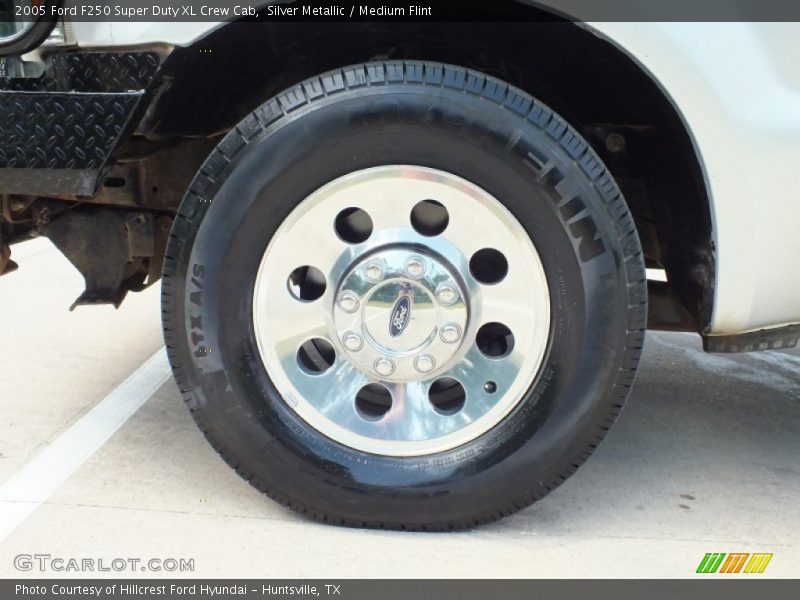 Silver Metallic / Medium Flint 2005 Ford F250 Super Duty XL Crew Cab