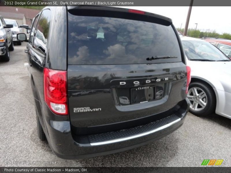 Dark Charcoal Pearl / Black/Light Graystone 2012 Dodge Grand Caravan SE