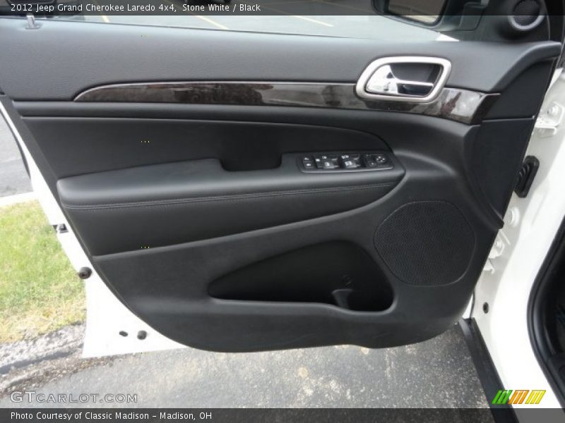 Stone White / Black 2012 Jeep Grand Cherokee Laredo 4x4