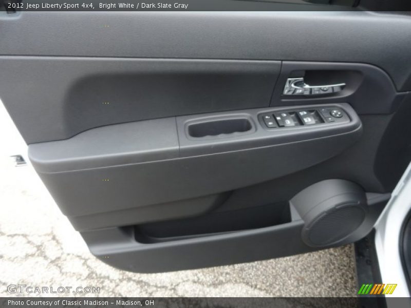 Bright White / Dark Slate Gray 2012 Jeep Liberty Sport 4x4