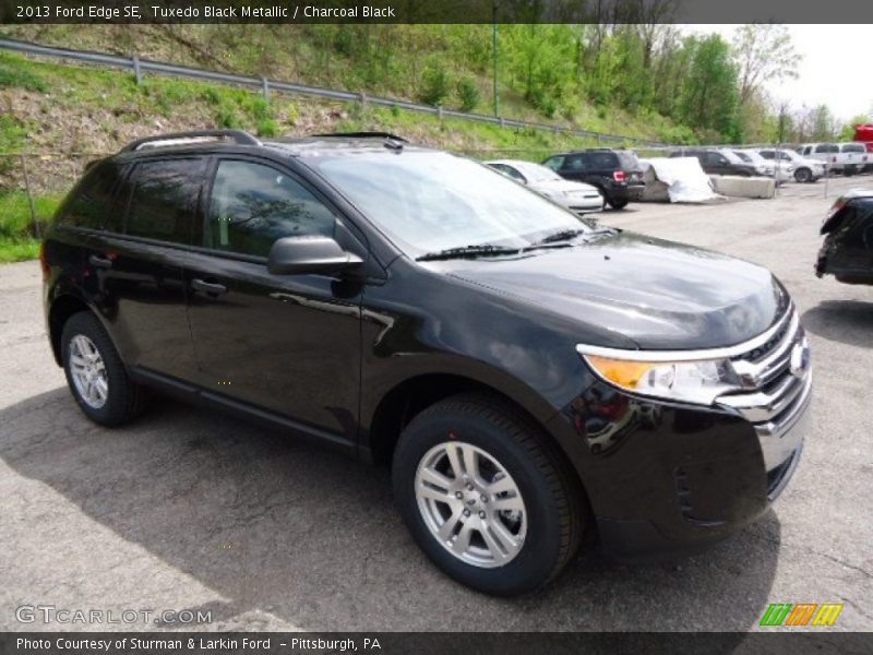 Tuxedo Black Metallic / Charcoal Black 2013 Ford Edge SE