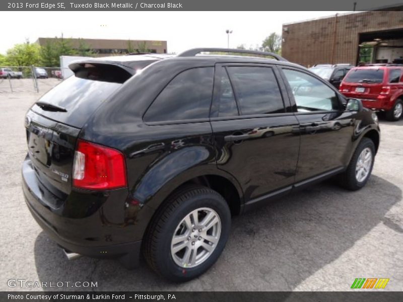 Tuxedo Black Metallic / Charcoal Black 2013 Ford Edge SE