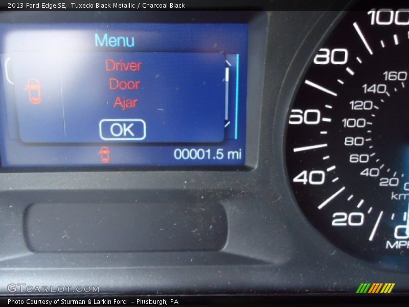 Tuxedo Black Metallic / Charcoal Black 2013 Ford Edge SE