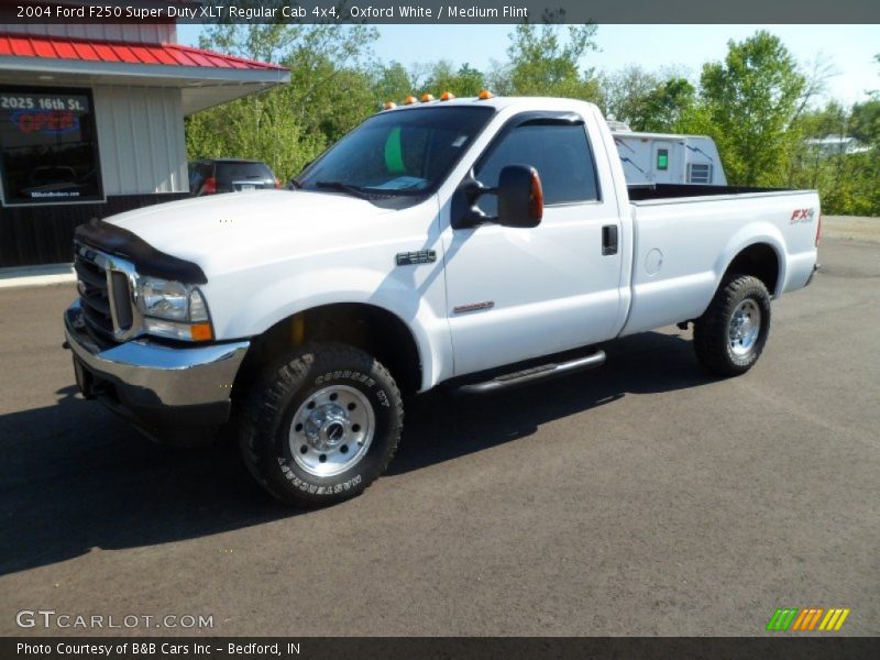 Oxford White / Medium Flint 2004 Ford F250 Super Duty XLT Regular Cab 4x4