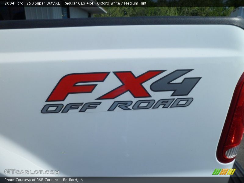 Oxford White / Medium Flint 2004 Ford F250 Super Duty XLT Regular Cab 4x4