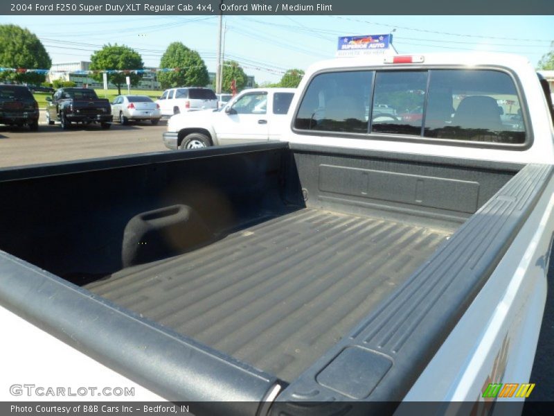 Oxford White / Medium Flint 2004 Ford F250 Super Duty XLT Regular Cab 4x4