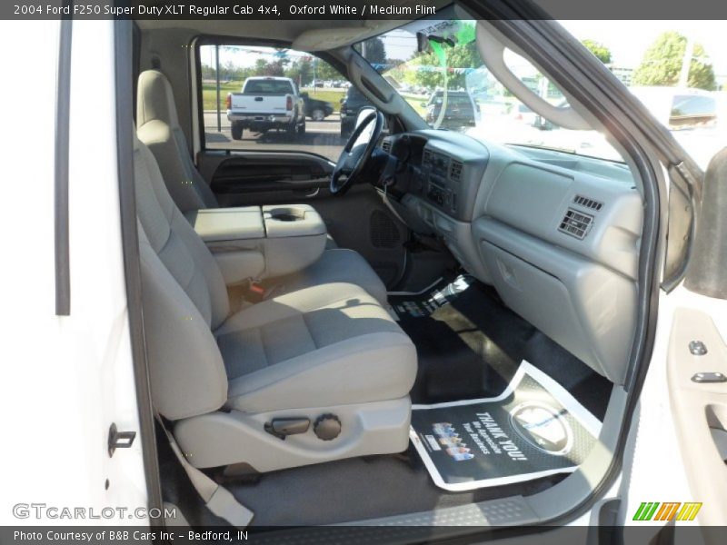 Oxford White / Medium Flint 2004 Ford F250 Super Duty XLT Regular Cab 4x4