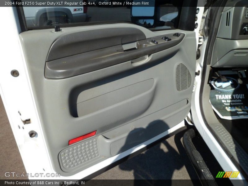 Oxford White / Medium Flint 2004 Ford F250 Super Duty XLT Regular Cab 4x4